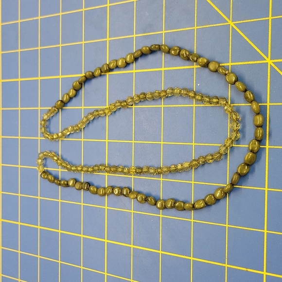 Green Beaded 32" Necklace - Picture 1 of 4